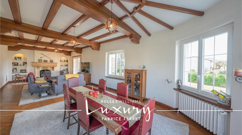 Propriété - 360 m² - 12 pièces