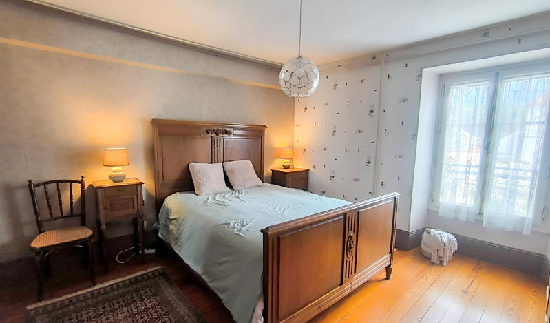 Maison - 208 m² - 7 pièces