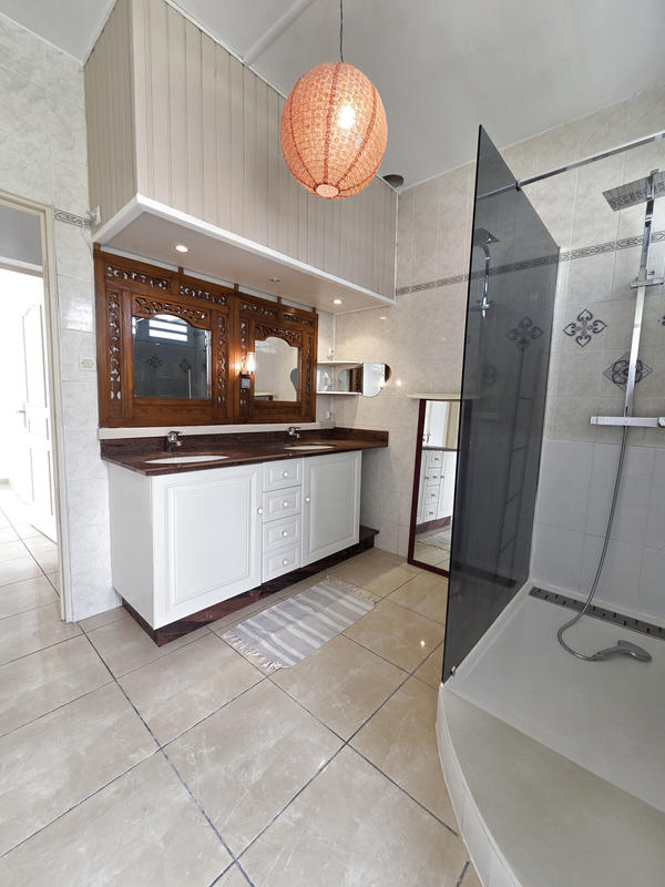 Appartement - 125 m² - 5 pièces