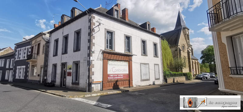 Maison traditionnelle - 283 m² - 17 pièces