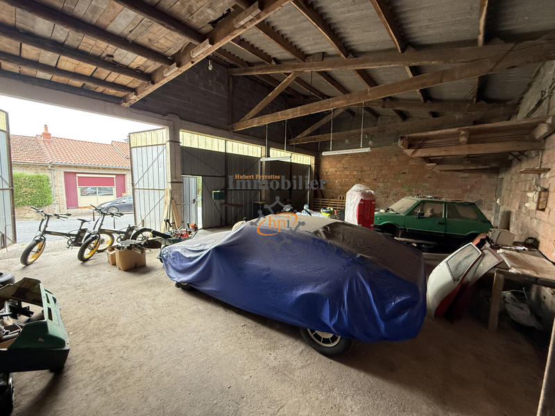 Parking / Garage - 220 m²