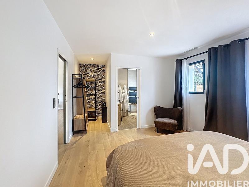 Maison - 265 m² - 8 pièces