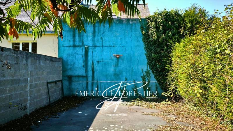 Maison - 240 m² - 10 pièces