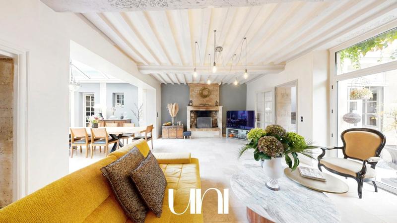 Maison - 300 m² - 9 pièces