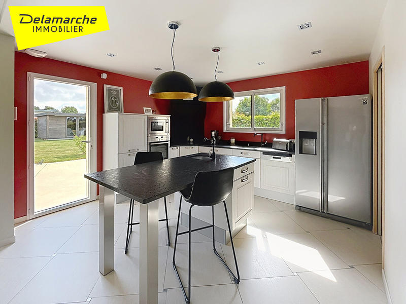 Maison - 241 m² - 7 pièces