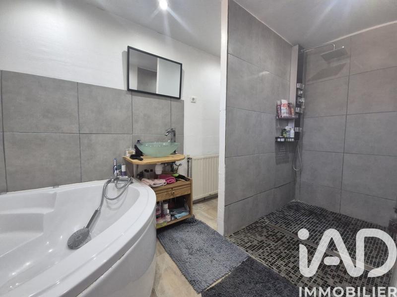 Maison - 200 m² - 7 pièces