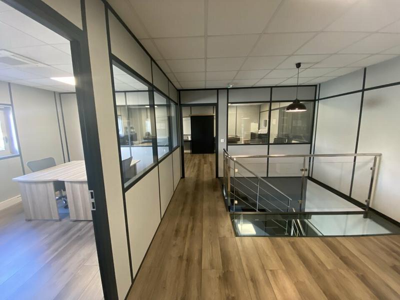 Local d'activité / Entrepôt - 860 m²