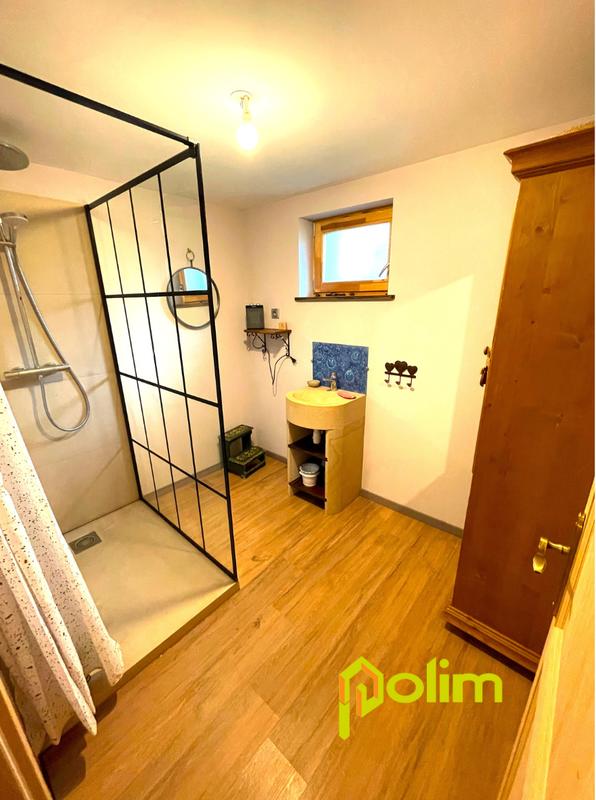 Maison - 370 m² - 7 pièces