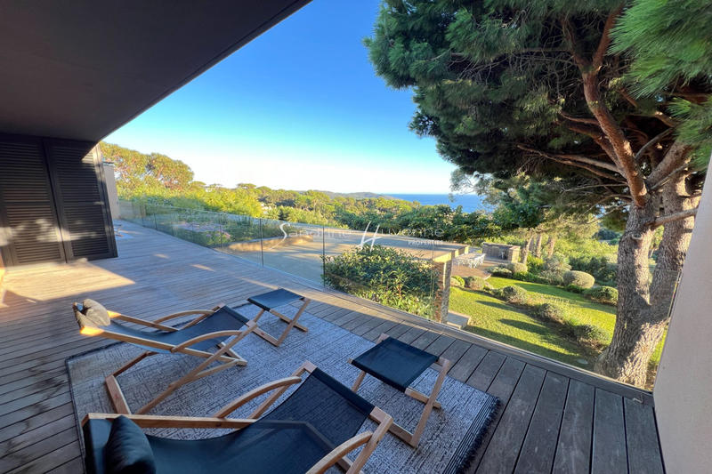 Propriété - 470 m² - 9 pièces