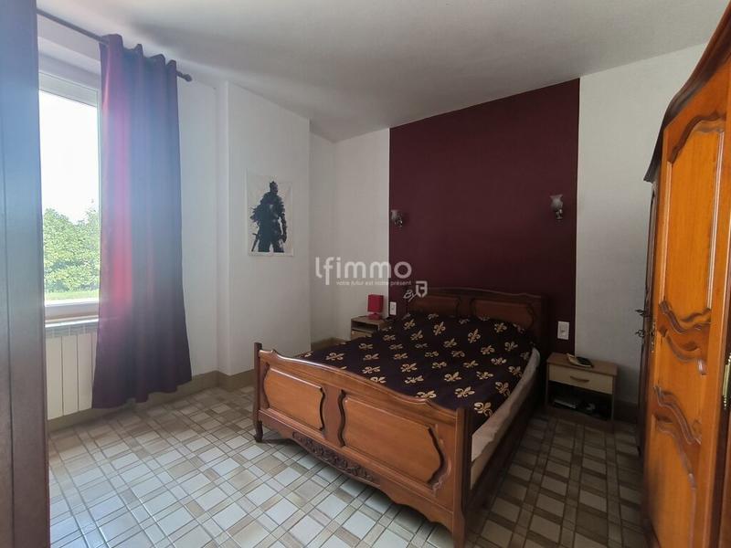 Propriété - 260 m² - 9 pièces