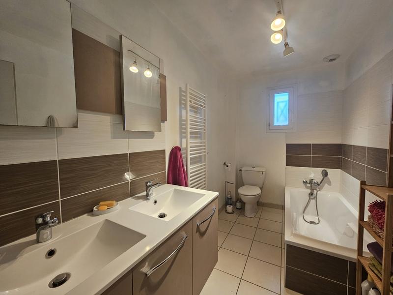 Maison traditionnelle - 116 m² - 6 pièces