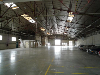 Entrepôt - 3 000 m² - 6 pièces