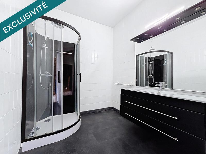 Maison - 227 m² - 9 pièces