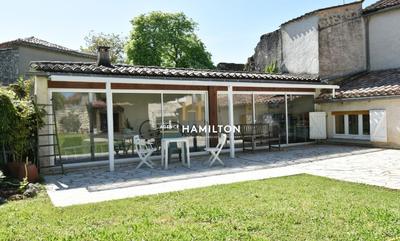 Maison - 223 m² - 8 pièces