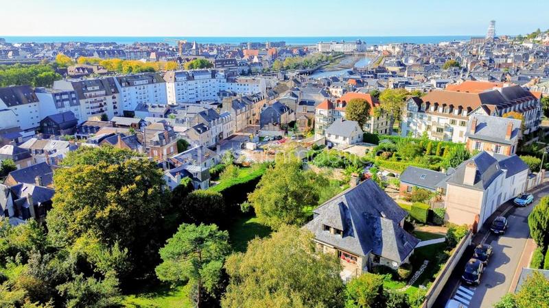 Demeure - 181 m² - 8 pièces