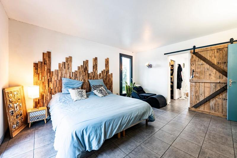 Maison - 302 m² - 7 pièces