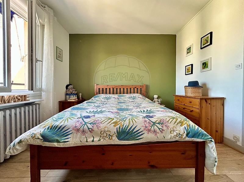 Appartement - 97 m² - 5 pièces