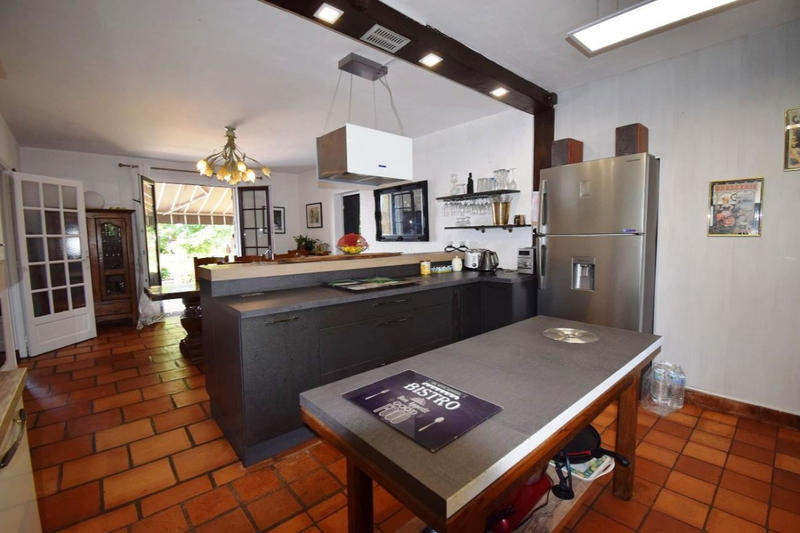 Maison - 253 m² - 8 pièces