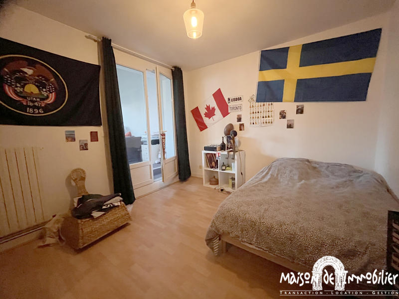 Maison - 256 m² - 12 pièces