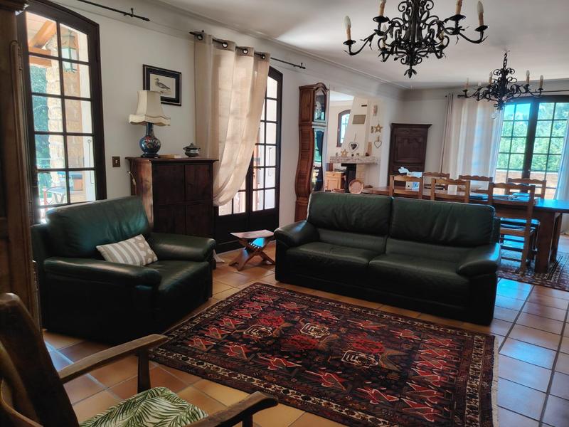 Maison - 222 m² - 7 pièces