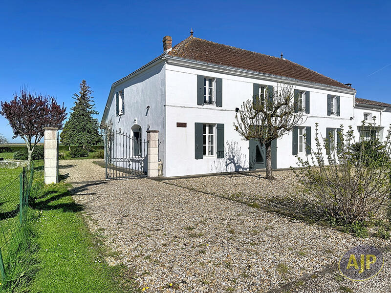 Maison - 274 m² - 6 pièces