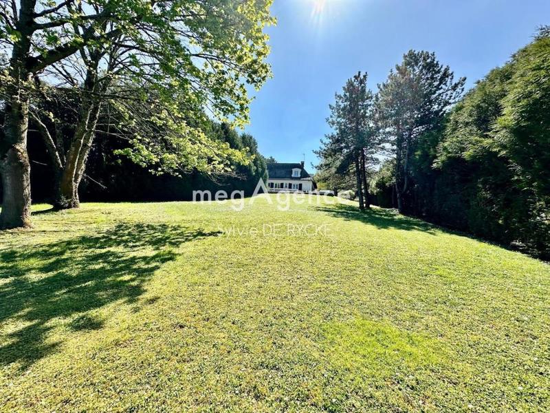 Maison - 202 m² - 7 pièces