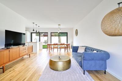 Maison - 95 m² - 5 pièces