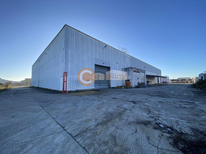 Entrepôt - 3 150 m²