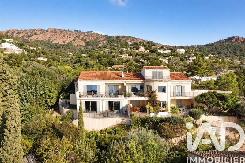 Appartement - 106 m² - 4 pièces