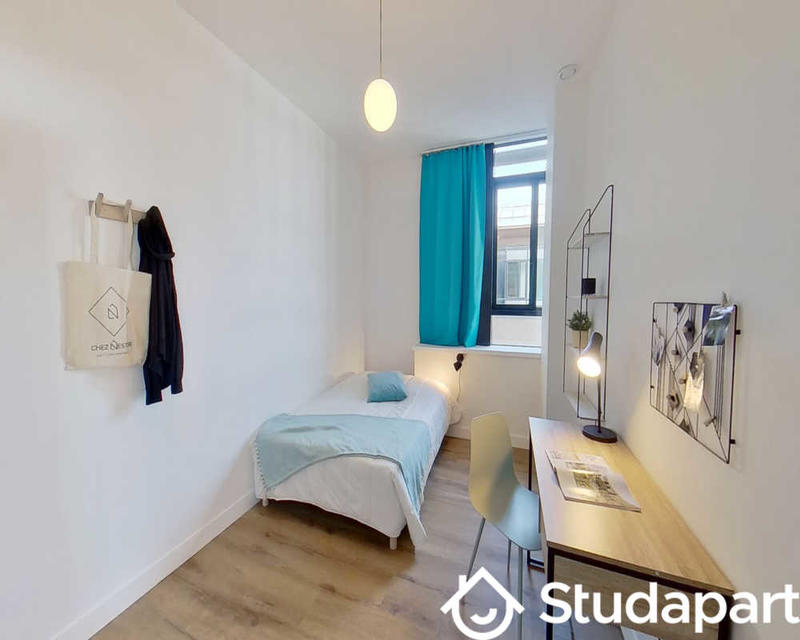 Chambre - 170 m² - 1 pièce