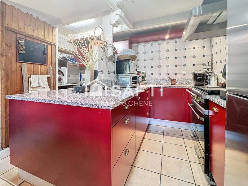 Maison - 440 m² - 13 pièces