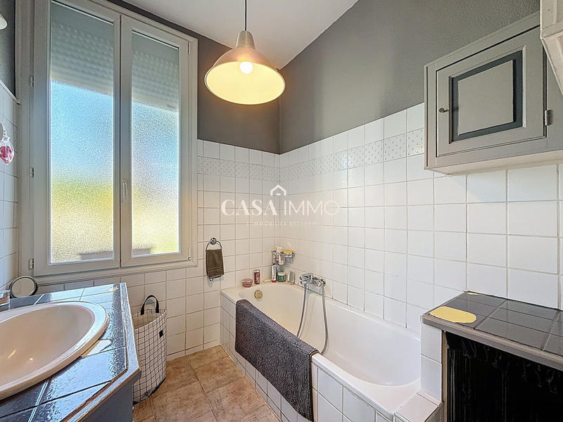 Maison - 185 m² - 8 pièces