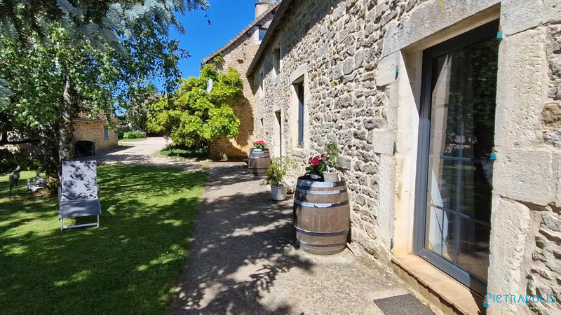 Maison ancienne - 306 m² - 12 pièces