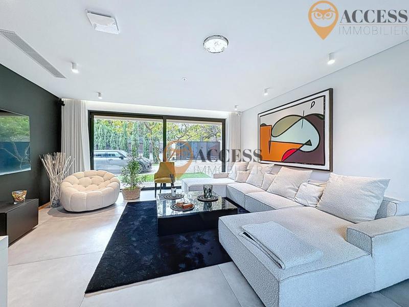 Maison - 177 m² - 7 pièces