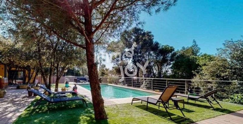 Villa - 268 m² - 7 pièces