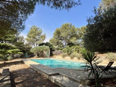 Villa - 140 m² - 8 pièces