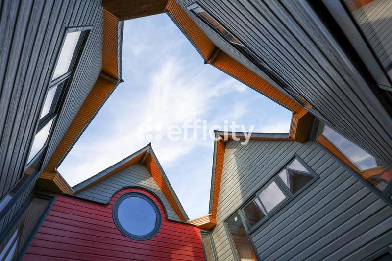 Maison - 610 m² - 10 pièces