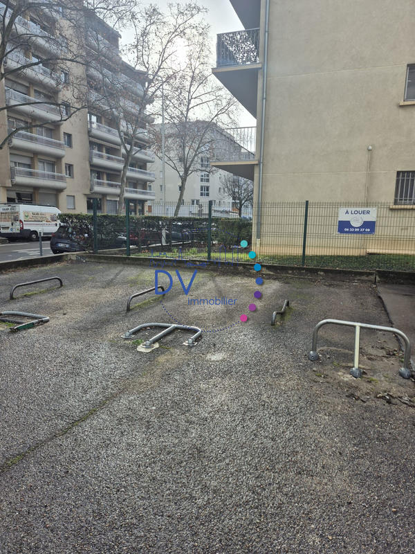 Parking / Garage - 11 m²