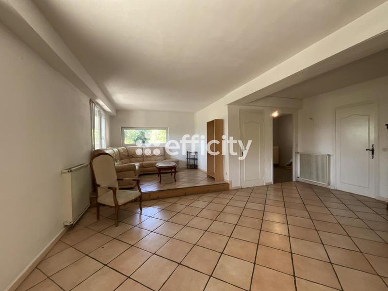 Maison - 215 m² - 11 pièces