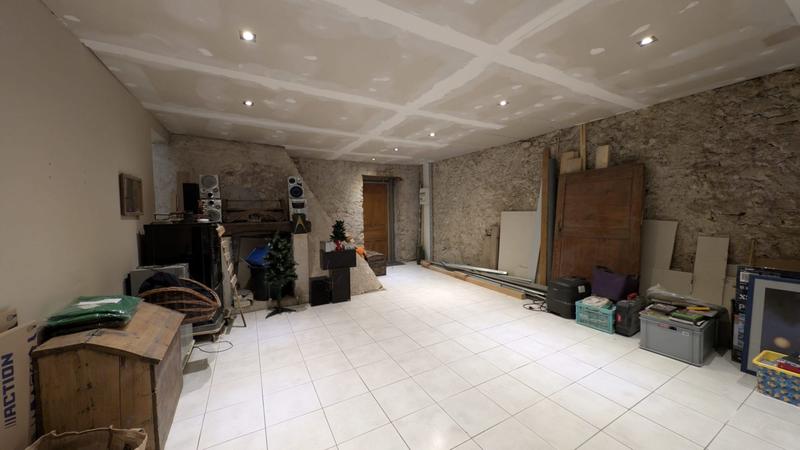 Maison - 239 m² - 8 pièces