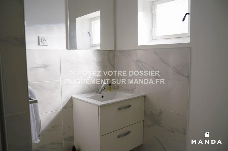 Chambre - 9 m² - 7 pièces