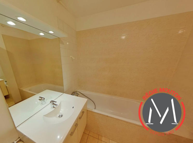 Appartement - 77 m² - 3 pièces