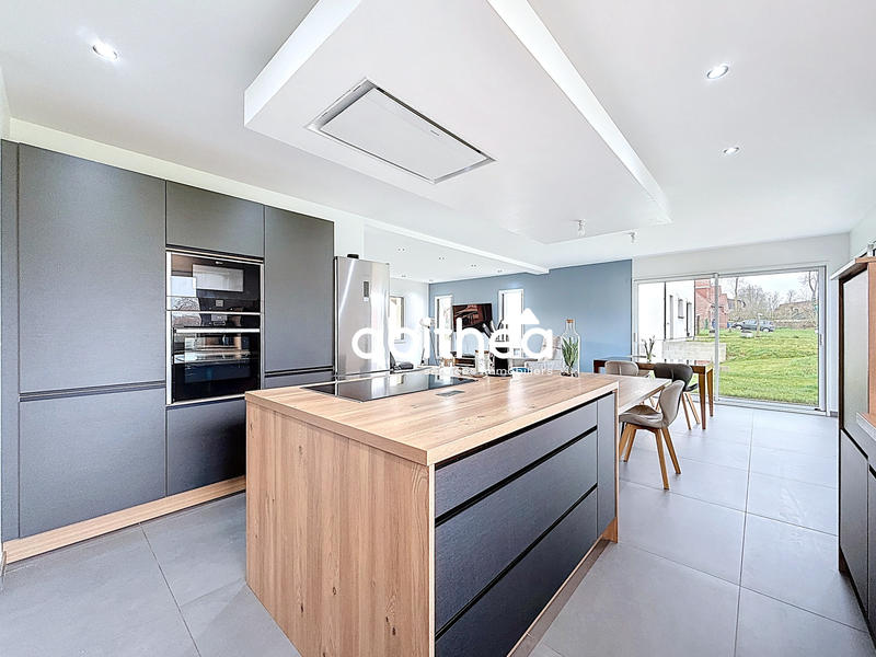 Maison - 140 m² - 6 pièces