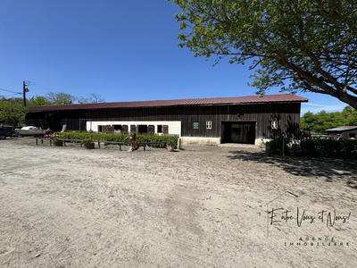 Maison - 264 m² - 9 pièces