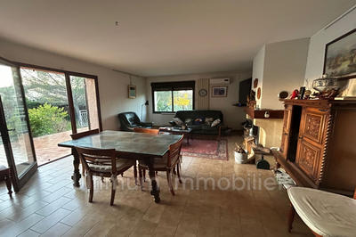 Villa - 180 m² - 8 pièces