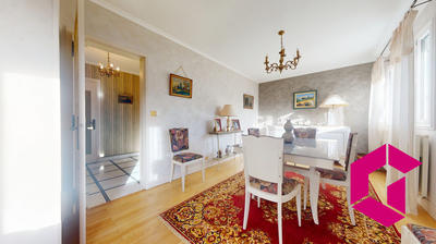 Appartement - 90 m² - 4 pièces