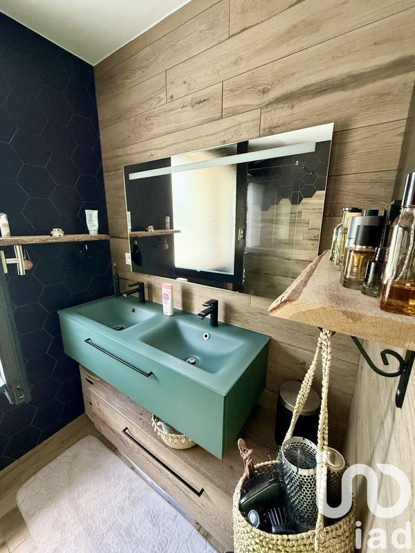 Maison - 203 m² - 5 pièces