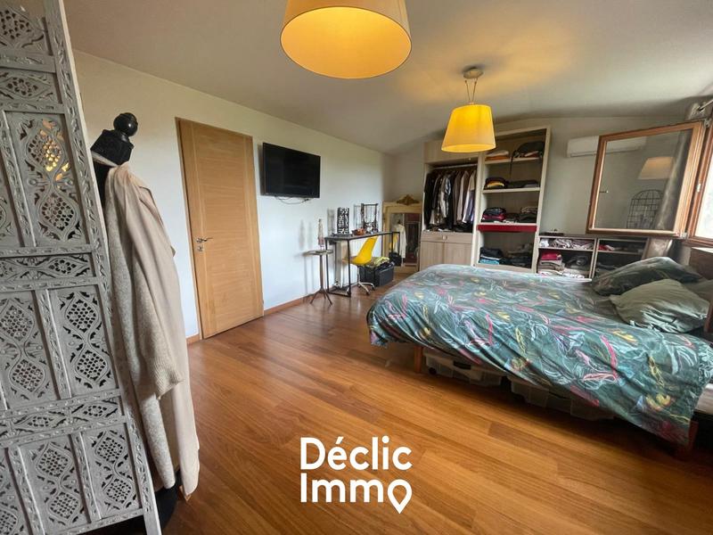 Maison - 232 m² - 7 pièces