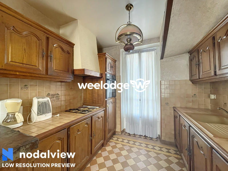 Maison - 313 m² - 10 pièces