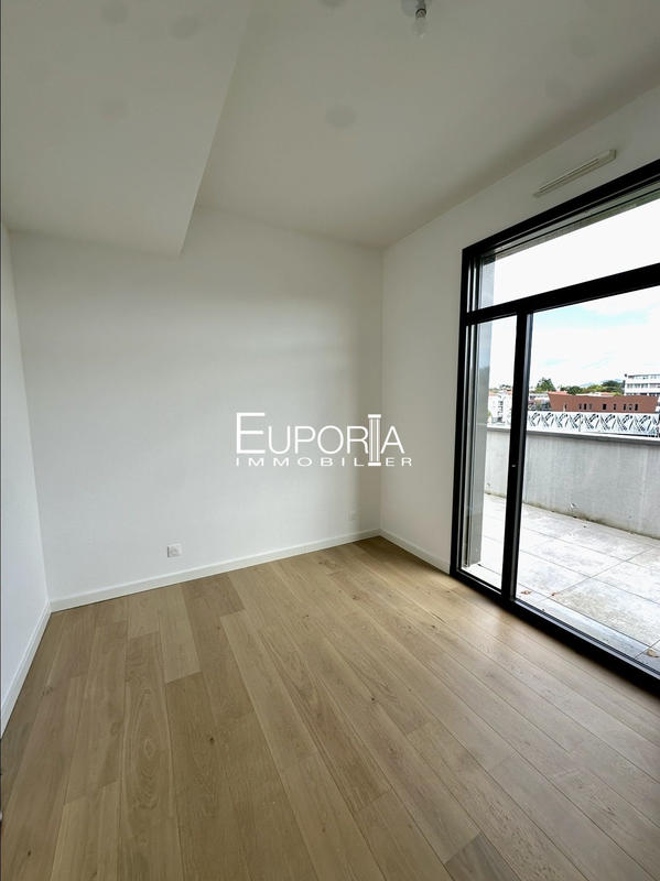 Appartement - 121 m² - 5 pièces
